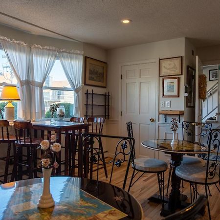A Cape Cod Ocean Manor Inn Hyannis Bagian luar foto