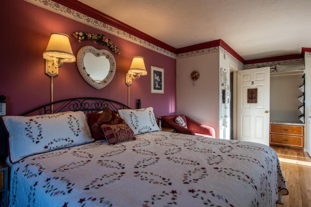 A Cape Cod Ocean Manor Inn Hyannis Bagian luar foto