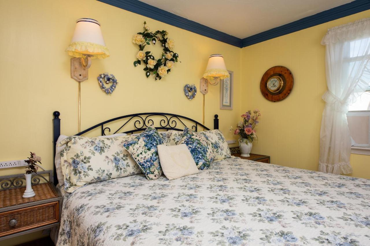 A Cape Cod Ocean Manor Inn Hyannis Bagian luar foto