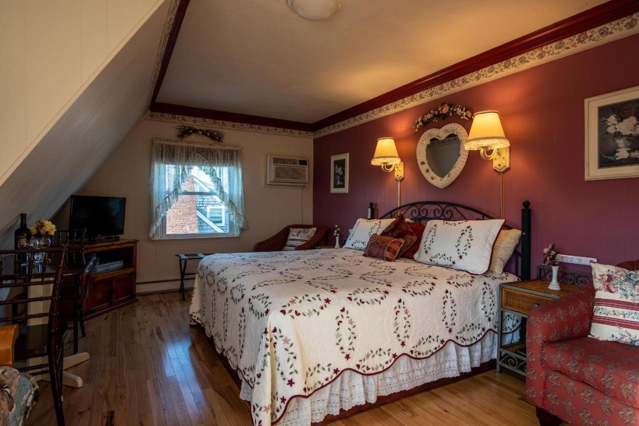 A Cape Cod Ocean Manor Inn Hyannis Bagian luar foto